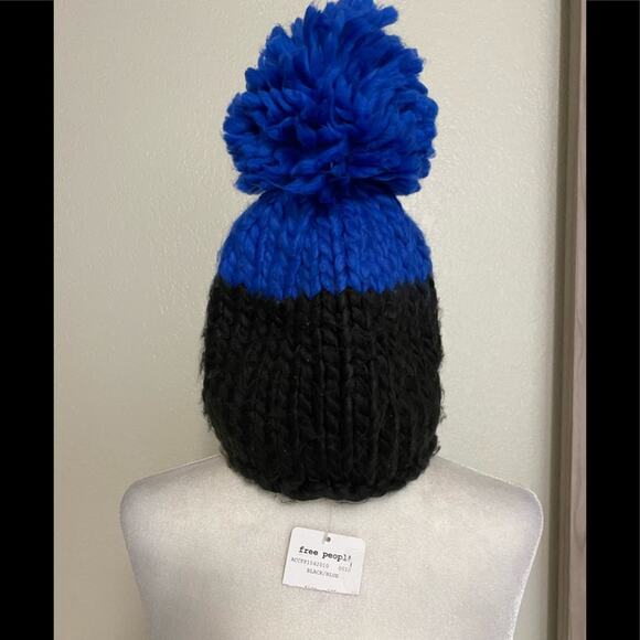 NWT Free people cozy up color block Pom beanie - Picture 1 of 3